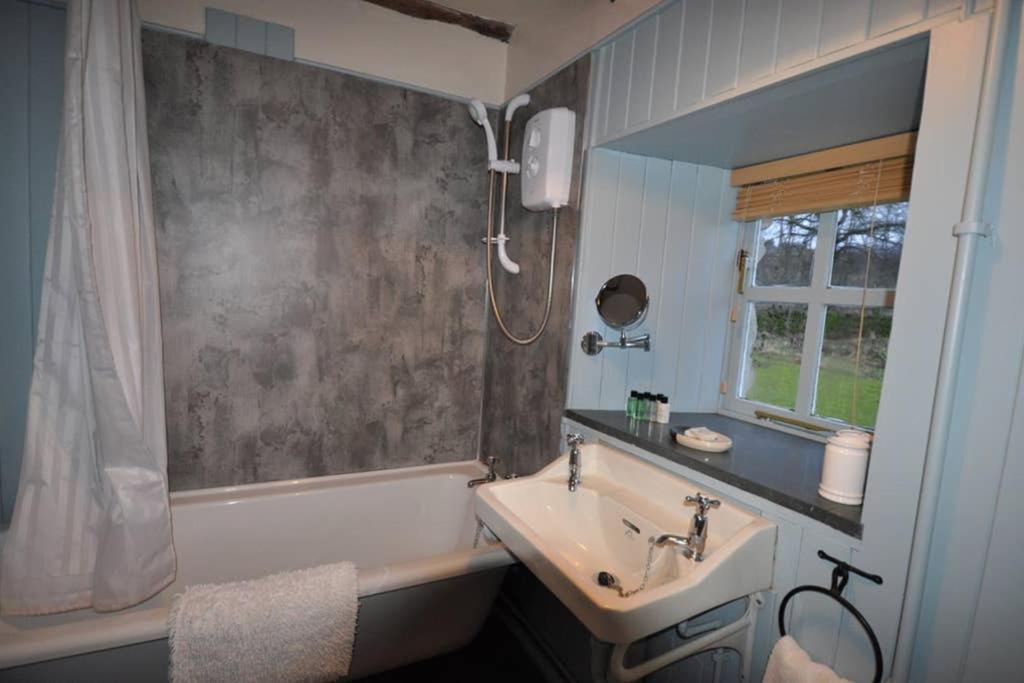 Blairbeg Cottage Blairgowrie and Rattray المظهر الخارجي الصورة